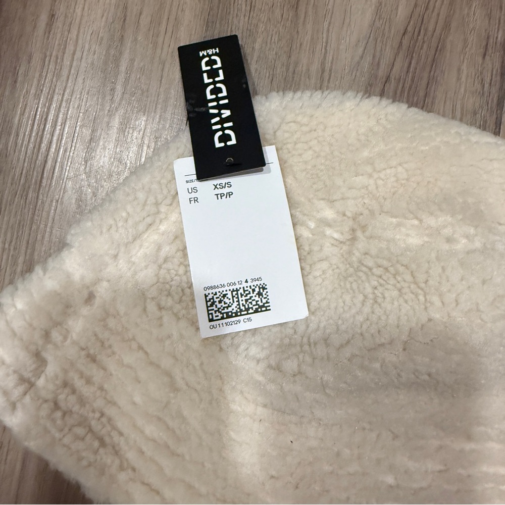 H& M Cream Shearling Bucket Hat One Size NWT - Picture 5 of 6